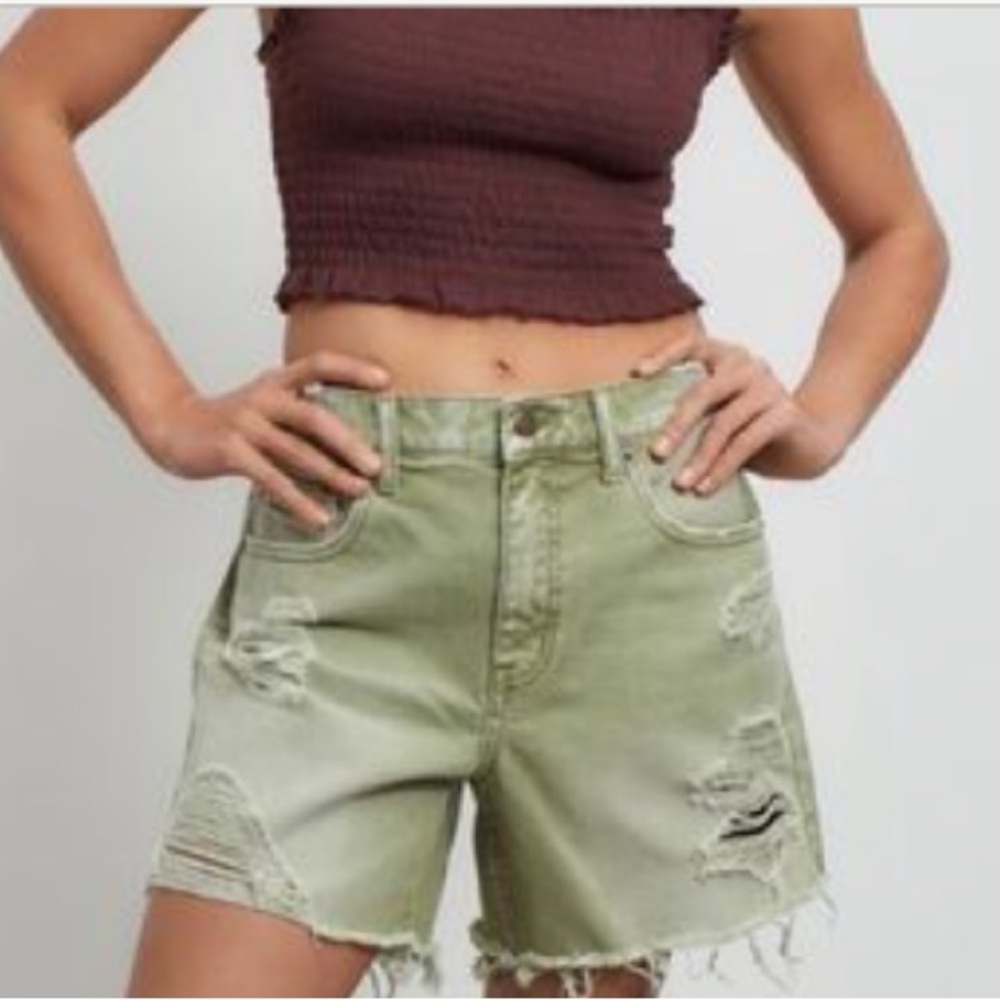 UO BDG Dropped Waist Ripped Shorts Olive Green Sz 25 High Rise Casual Boho Beach